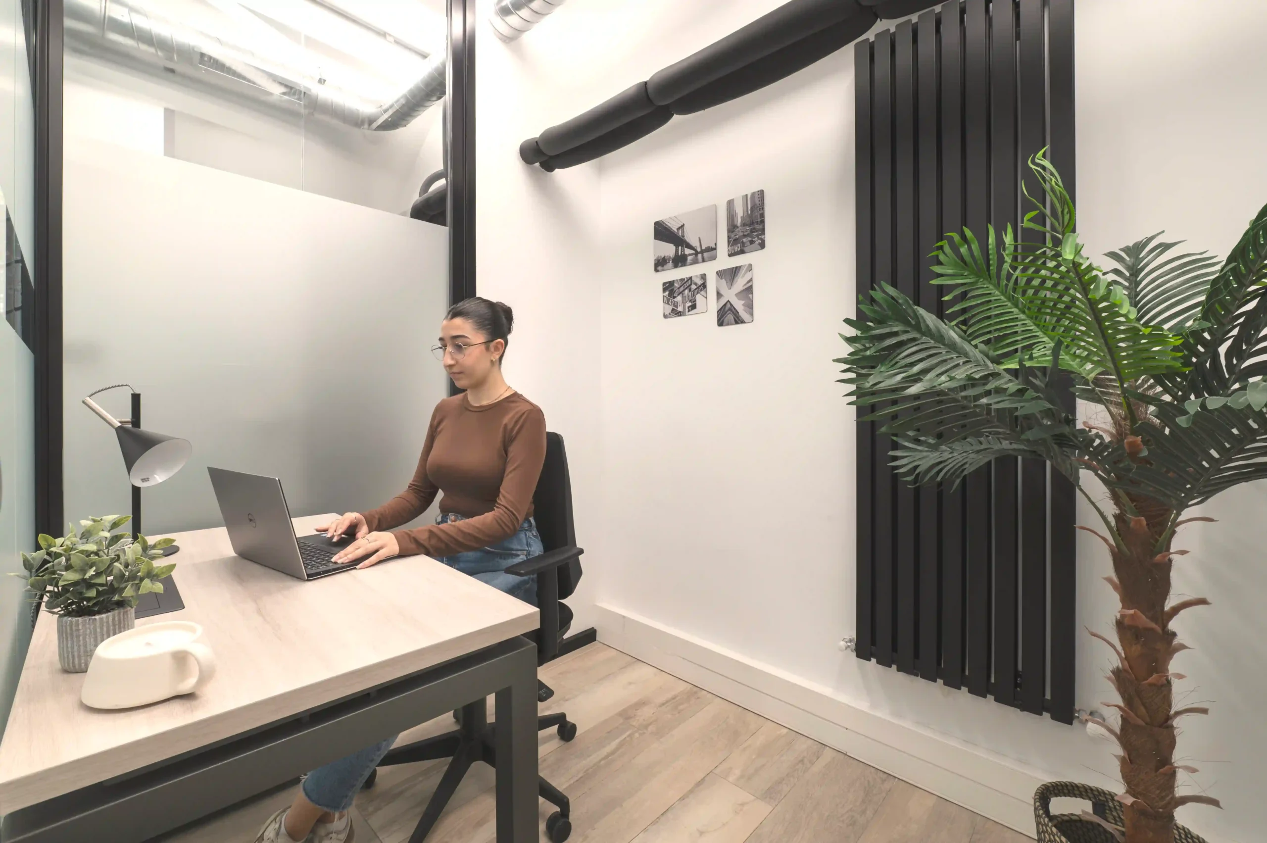 Oficina moderna corporativa en Madrid